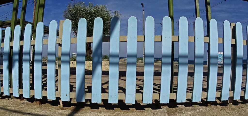 How to Choose Vinyl Fencing for Fort Pierce Yards