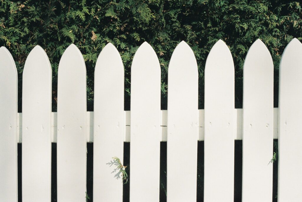 Designing Backyard Fences for Small Fort Pierce Lots