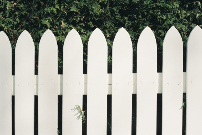 Designing Backyard Fences for Small Fort Pierce Lots