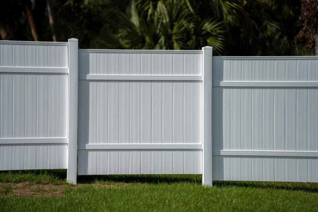 Vinyl Fence Designs and Colors for Fort Pierce Coastal Homes